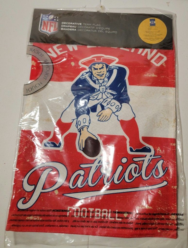 NEW ENGLAND PATRIOTS HIGH QUALITY 1 1/2 X 1 FOOT FLAG