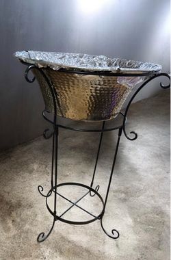 Vintage Metal Beverage Tub with Black Iron Stand – Party Ice Bucket