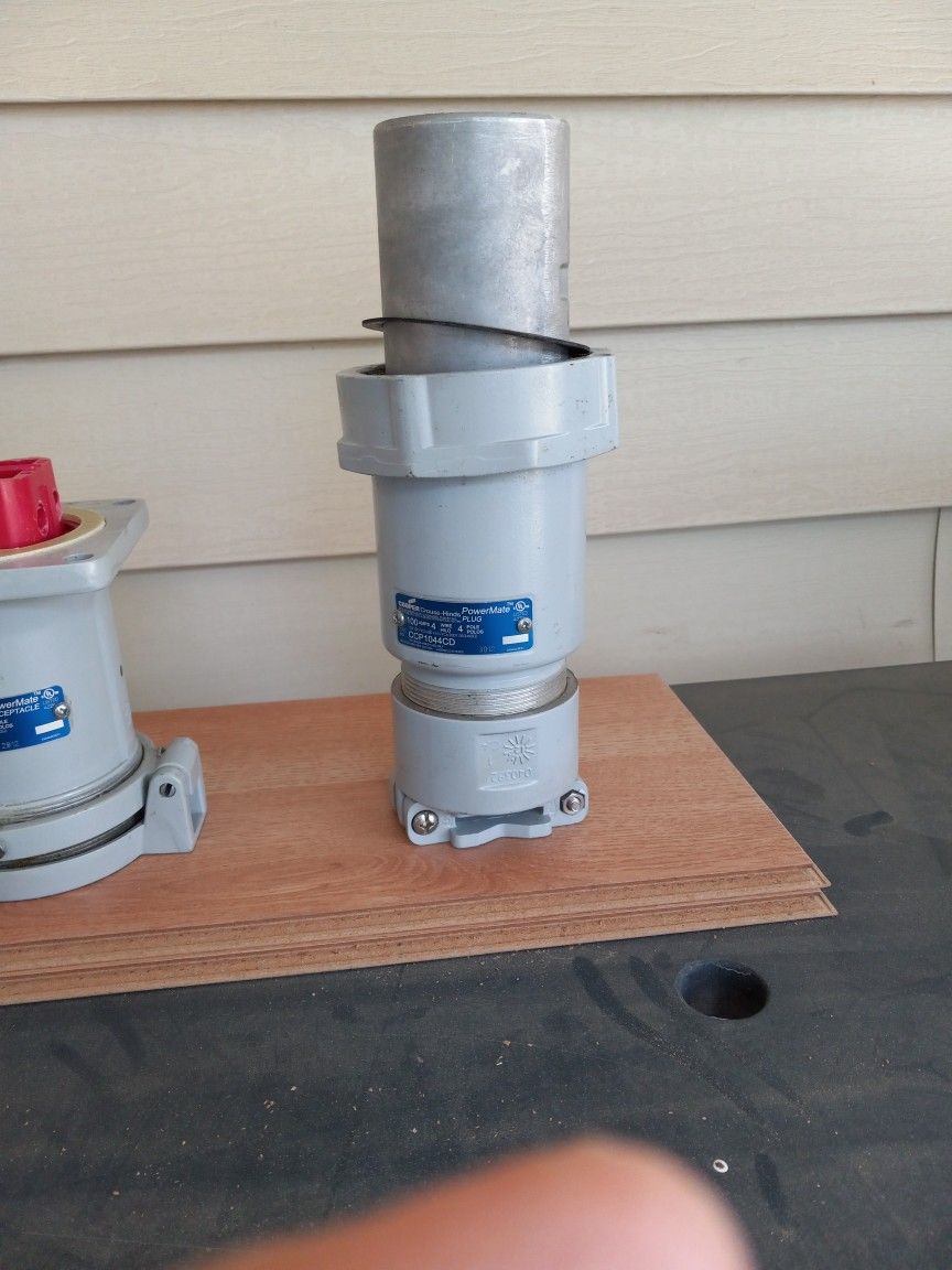 Cooper Crouse Hinds Powermate Plug And Receptacle