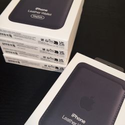 Apple iPhone Leather Wallet w/ MagSafe