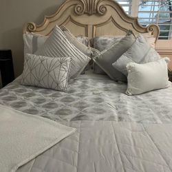 Queen Bed Furniture + Mirror+ Light Stand 