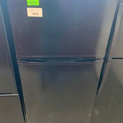 SEASONS  STMR183PE1B 18.3 Cu. Ft. Refrigerator