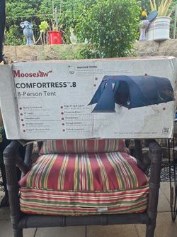 8 PERSON TENT