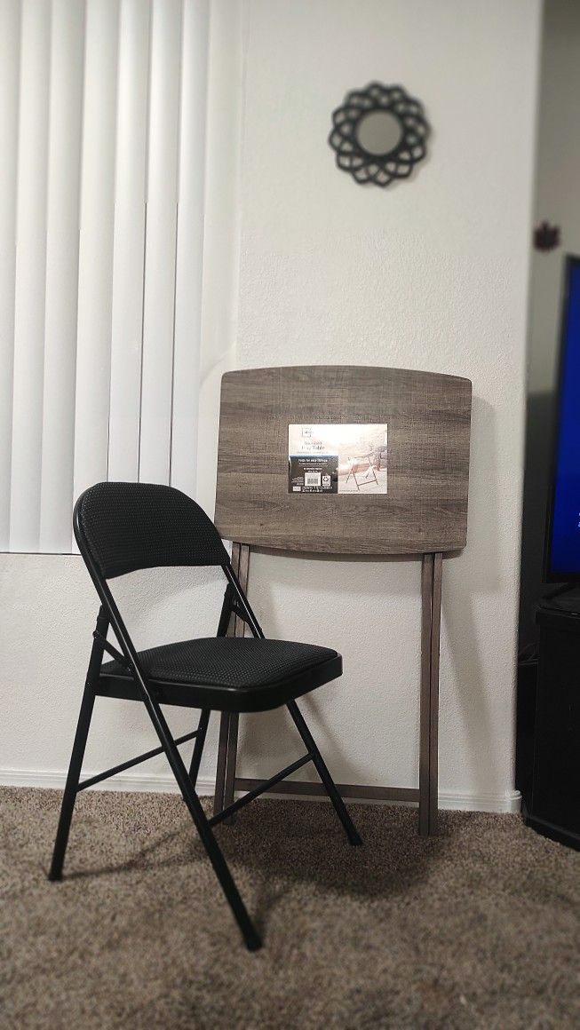 Oversized Tray Table With Chair