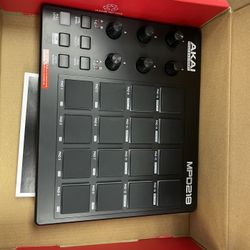 Akai Professional MIDI Pad Controller 