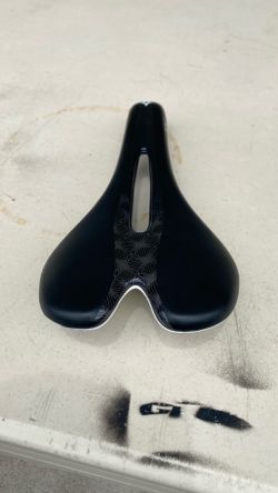 Specialized Ruby Braided Carbon Rail Saddle: 143mm