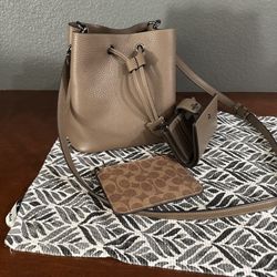 Coach Purse 👜  Wallet & card case