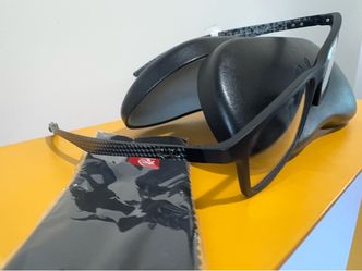 Ray-Ban Carbon Fiber Sunglasses with Case