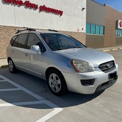 2009 KIA Rondo