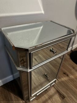 Bedside dresser