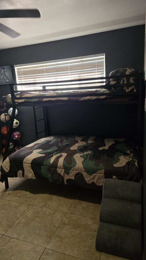 Twin Over Full Bunk Bed; Black Metal