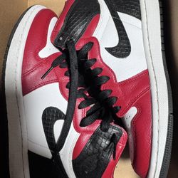 Jordan 1 Retro High Satin Snake Chicago (women)