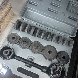 Wheel Bearing Tool Kit 