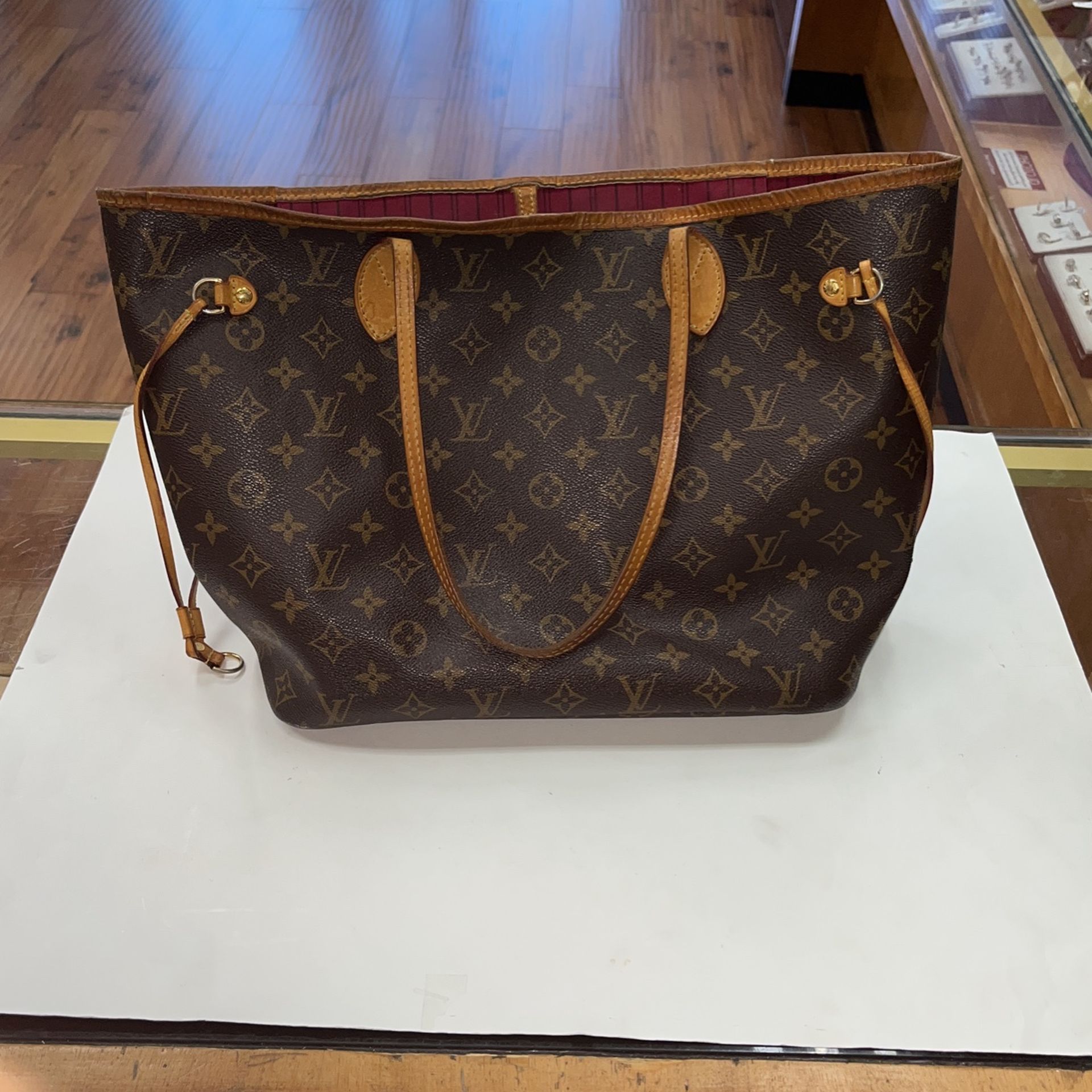 Louis Vuitton Purse, In Used Condition, Verified With Entrupy, No Box/Dust Bag