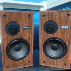 Yamaha NS-4 STUDIO MONITORS/BOOKSHELF SPEAKERS