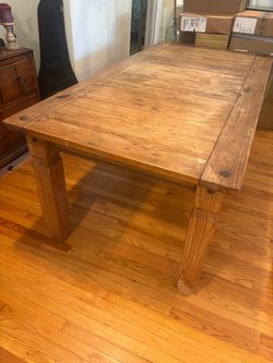 Gorgeous PINE DINING TABLE - 6 person