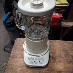 Kitchen aid vintage blender "in very well kept condition!! Works nice & looks nice!!