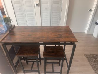 Island table with 4 chairs