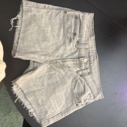 Levi’s Women’s Cutoff Shorts 