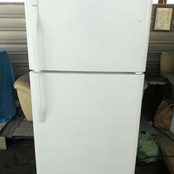 KENWOOD REFRIGERATOR $150