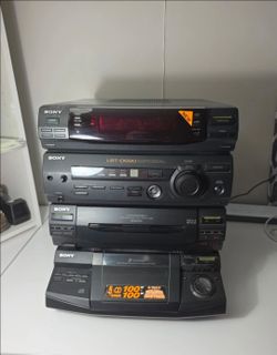 SONY LBT-D690 - 5CD CHANGER, DUAL CASSETTE No Speakers