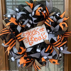 Trick Or Treat Halloween Wreath 