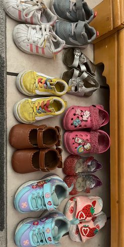 Babygirl shoes size 4-5c