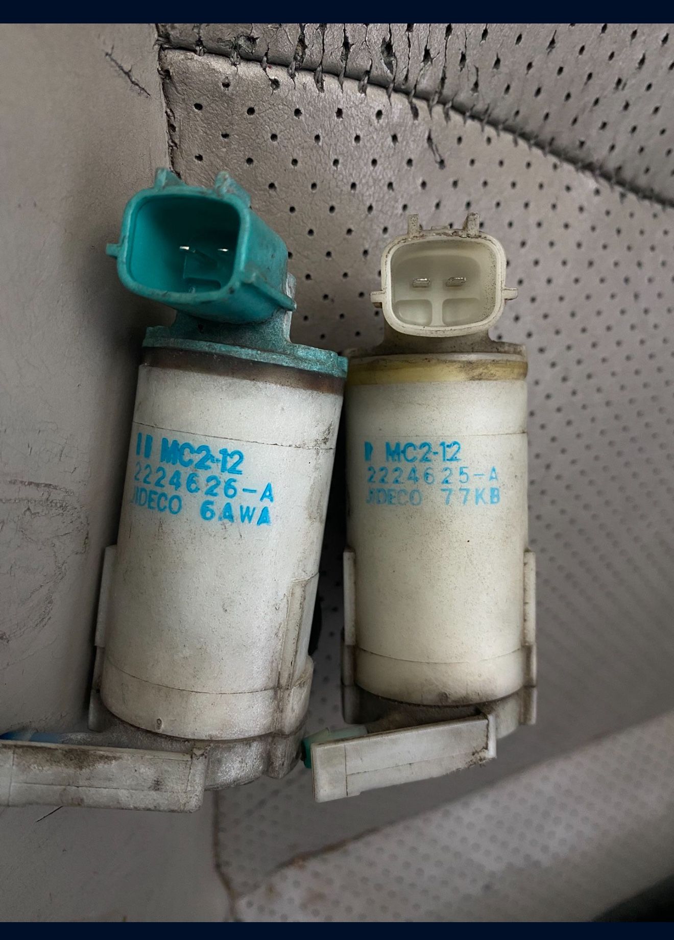2003-2008 350z/G35 Windshield Wiper Sprayer Pump Set Pair OEM