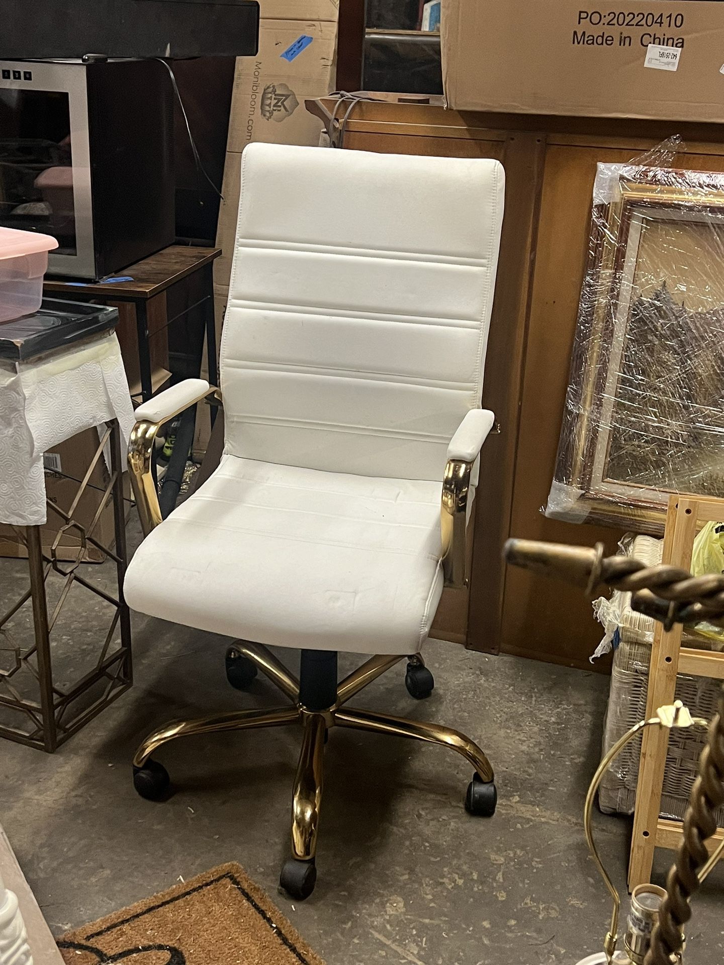 White Leather And Gold Swivel Office Chair In Good Condition