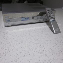 * Panasonic * Home Theater Surround Sound Receiver And Dvd And Cd Player With Remote Control . Mint . Like New . Must See To Appreciate .