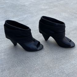 Attractive 👠