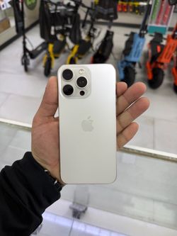 iPhone 15 Pro Max Unlocked 256GB! Finance for $50 down payment!!