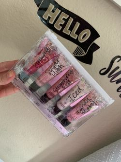 VICTORIA SECRET LIP GLOSS