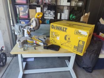 DeWalt 7-1/4" Single Bevel Sliding Miter Saw 20v