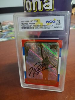 SIGNED 1998 FLEER 23KT USA EDGING HOLO GRADED 10