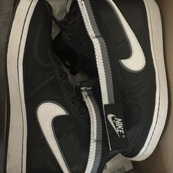 Nike Shoes - Size 8