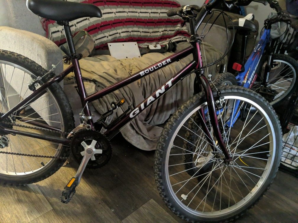 Giant (Boulder) Mountain Bike