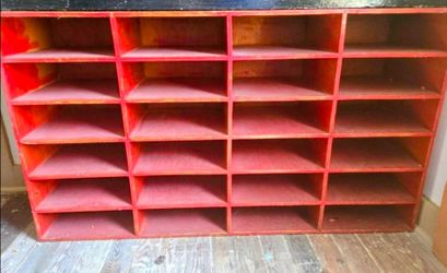 Wood book shelf (ideal for classroom)