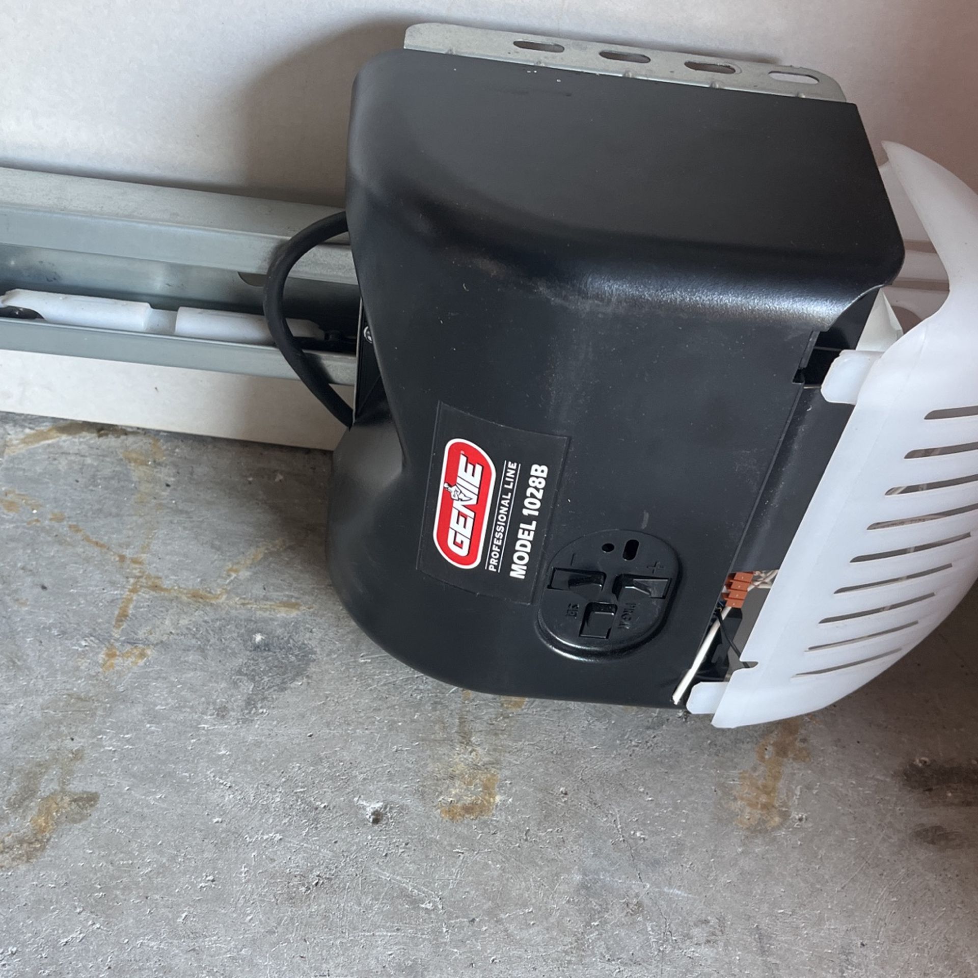 Brand Genie Garage Motor With All The Assessable