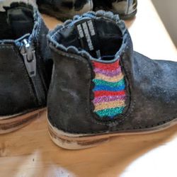 Toddler Girls( 2 Pair) Size  5 Boots
