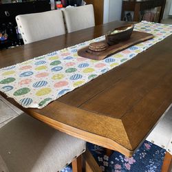 Heavy Beautiful Wood Table With 5 Comfy Chairs   