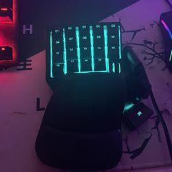Razer Tartarus V2 Pro Gamepad (Perfect Condition)