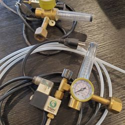 Titan Controls CO2 Regulators