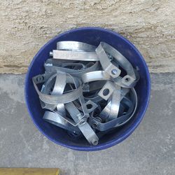 Pipe brackets