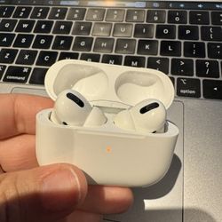 AirPods Pro With Charging Case 1st Generation 