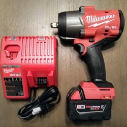 Milwaukee M18 Fuel 1/2 Inch High Torque Impact Wrench w/Friction Ring Kit 