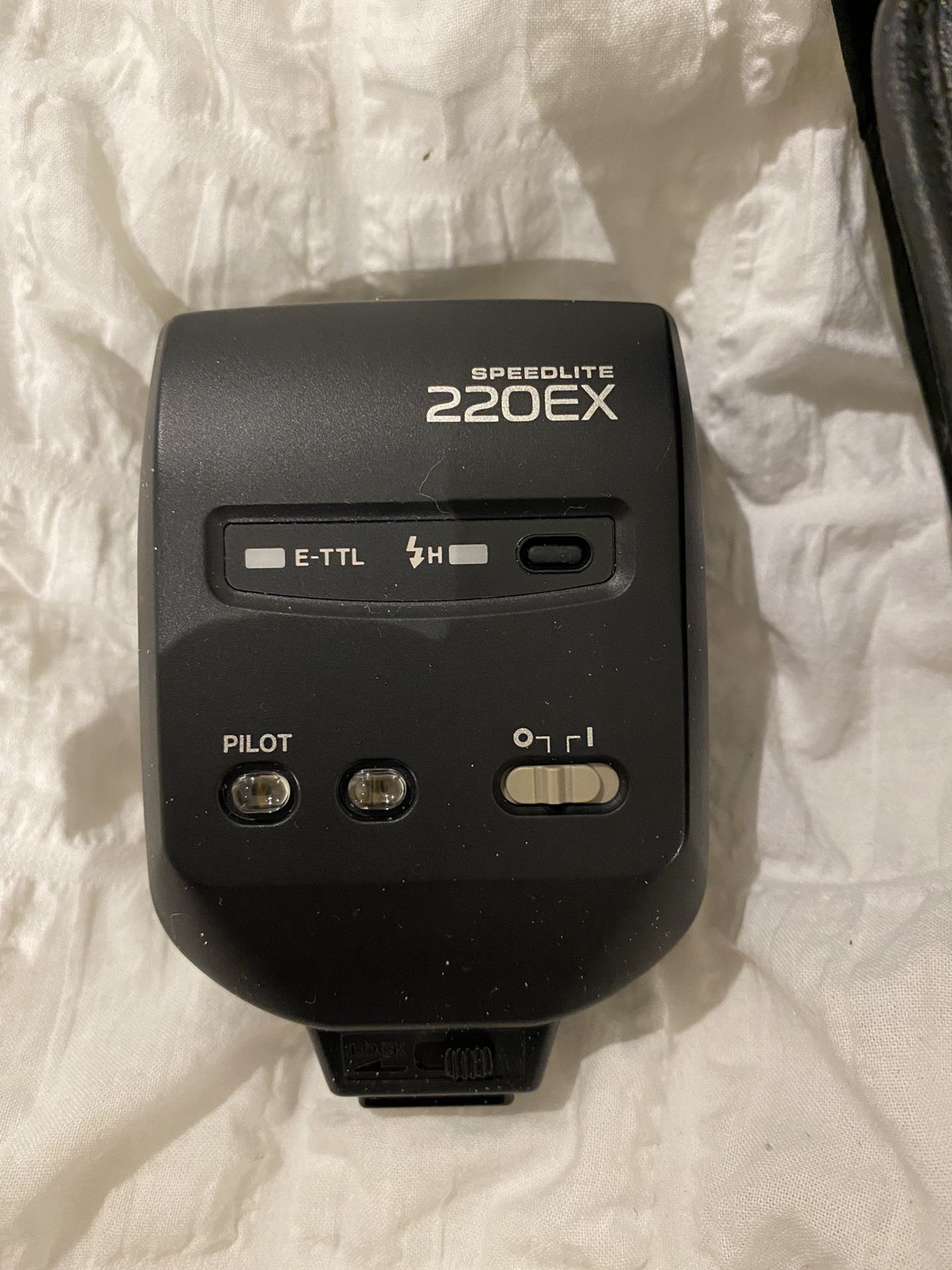 Canon 220 EX Speed light Flash