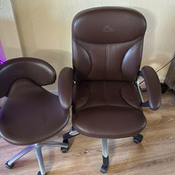 Nail Salon Chairs And Table