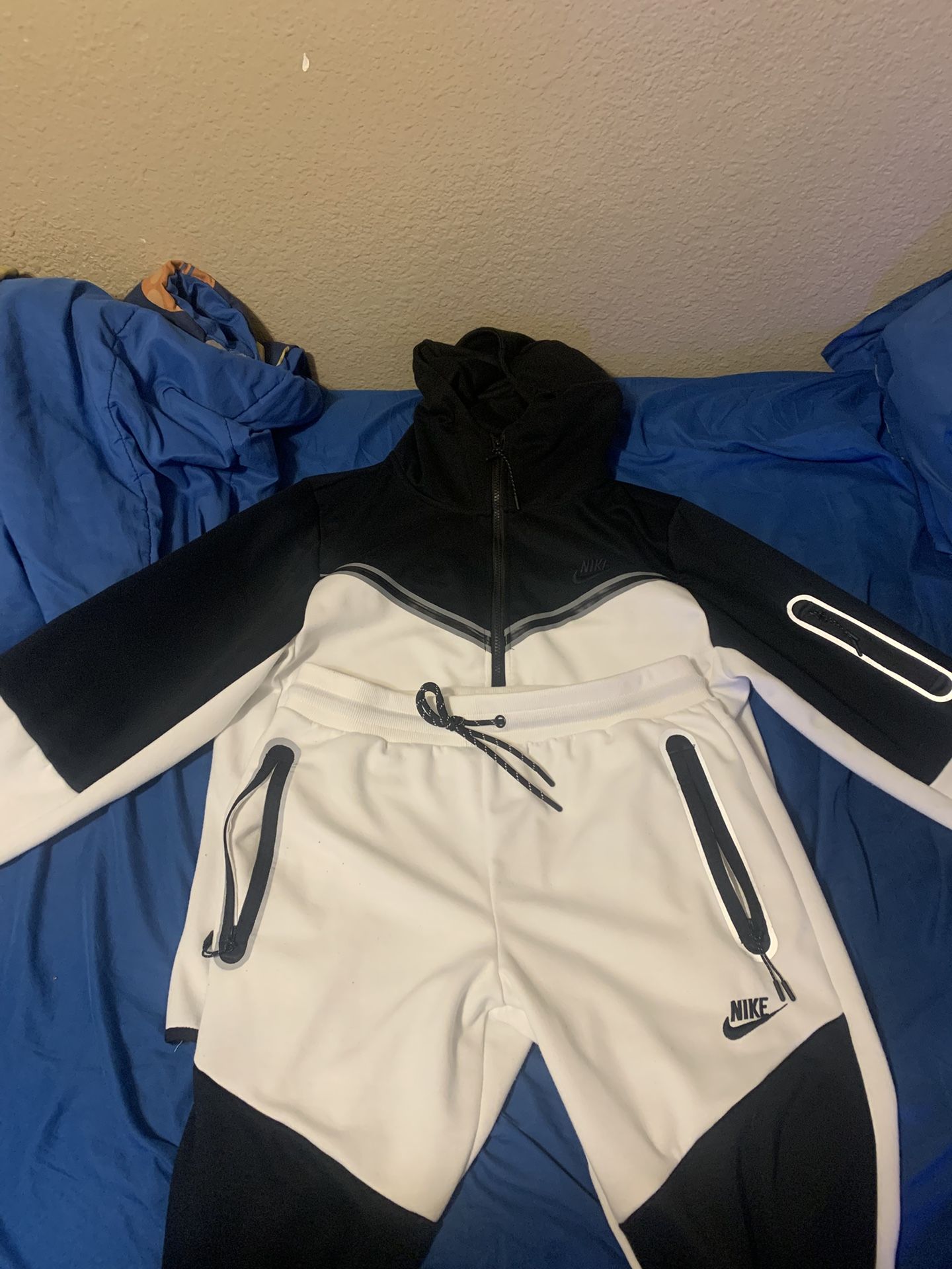 Nike Tech Fleece Jogging Suit