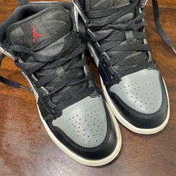 Youth Air Jordan 1